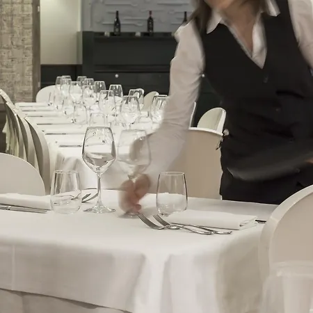 Hotell Montreal 3*