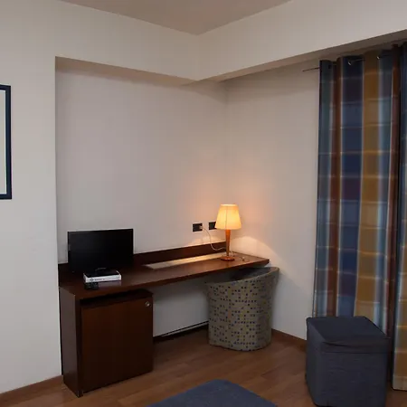 Hotel Montreal 3*