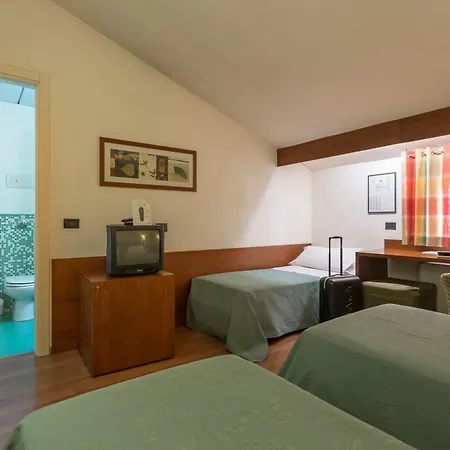 Montreal Hotel 3*