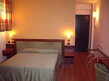 Montreal Hotel