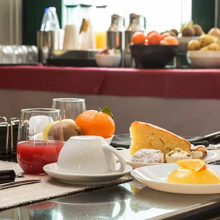 Montreal Hotel 3*